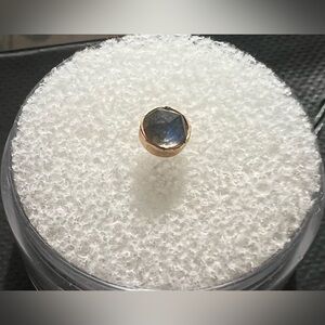 BVLA 14g 4mm YG Rose cut labradorite threaded end w/  slight damage to setting